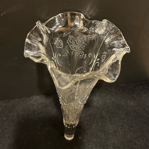 Vintage Automobile Limousine Glass Bud Vase - Picture 4 of 13